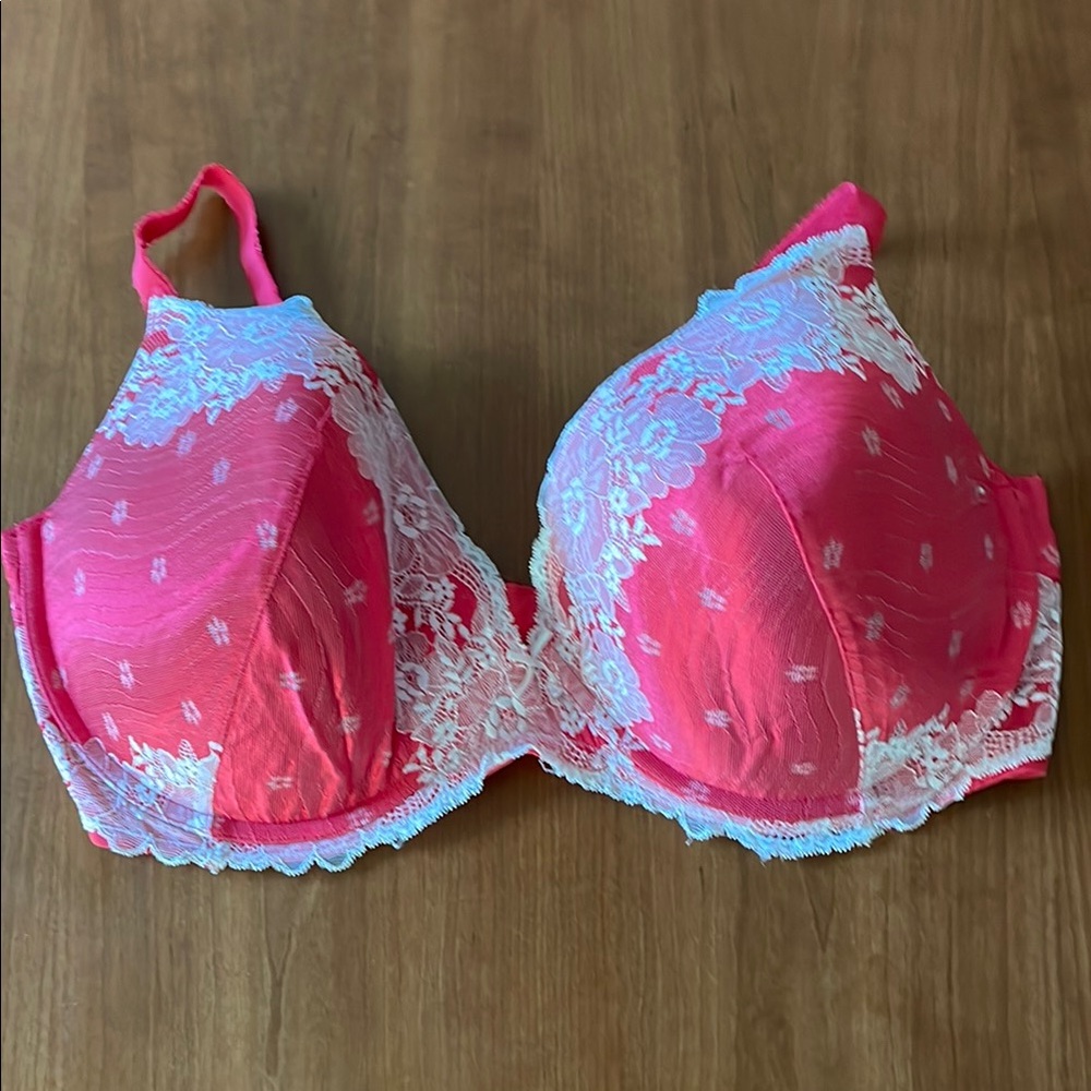 Avenue Pink and White Lace Bra with Underwire 46DDD